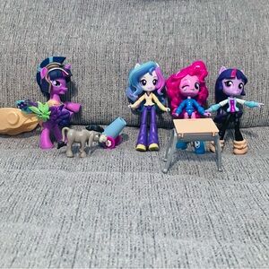 My Little Pony Colorful Character Set with Accessories